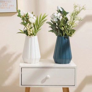 Nordic Style Light Luxury Round-Bottomed Vase, Ceramic Coating, Simple And Durable Plastic Vase, Lightweight Illustration Decoration For Living Room And Bedroom, Wedding And Party Decorations, Office Desk Decoration